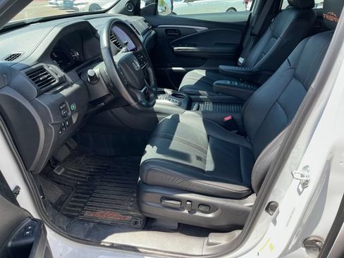 Used 2023 Honda Passport TrailSport image 2
