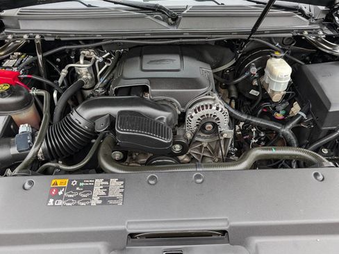 Used 2014 Cadillac Escalade Platinum image 9