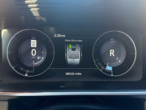 Used 2017 Land Rover Range Rover HSE image 12