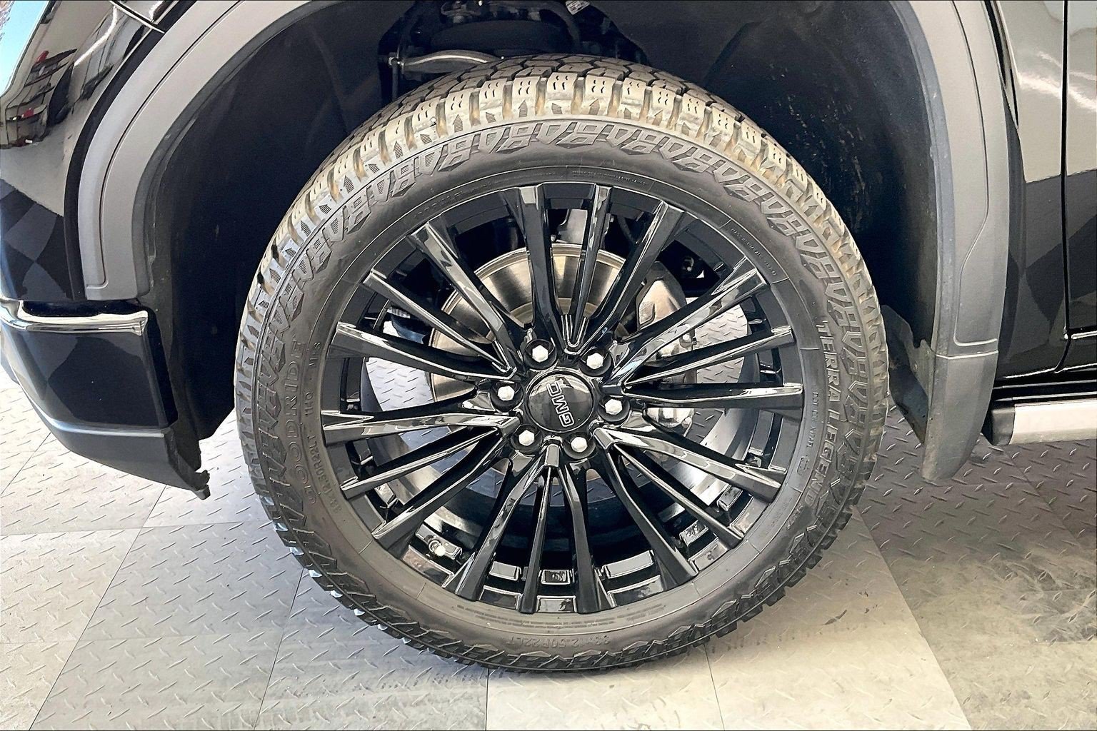 Used 2025 GMC Sierra 1500 Denali AWD/4WD image 8