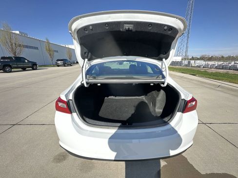 Used 2018 Chevrolet Malibu LS image 25