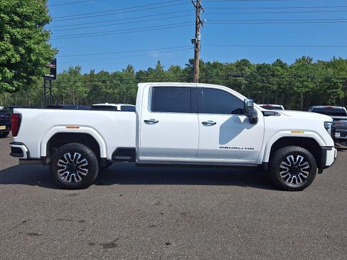Used 2025 GMC Sierra 2500 Denali Ultimate AWD/4WD image 7
