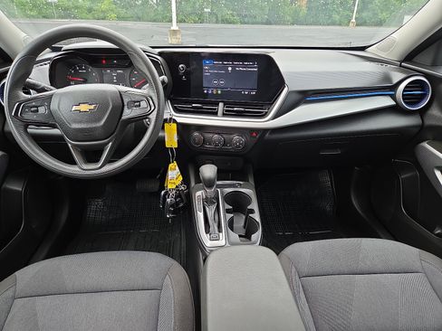 Used 2024 Chevrolet Trax LS w/ LS Convenience Package FWD image 23