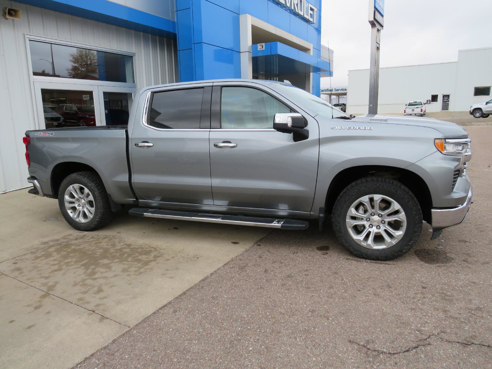Used 2024 Chevrolet Silverado 1500 LTZ w/ LTZ Convenience Package II AWD/4WD image 13