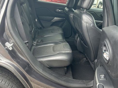 Used 2019 Jeep Cherokee High Altitude AWD/4WD image 13