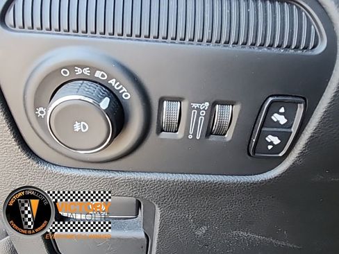 Used 2024 Jeep Wagoneer Series II w/ Flexible Seating Group image 12