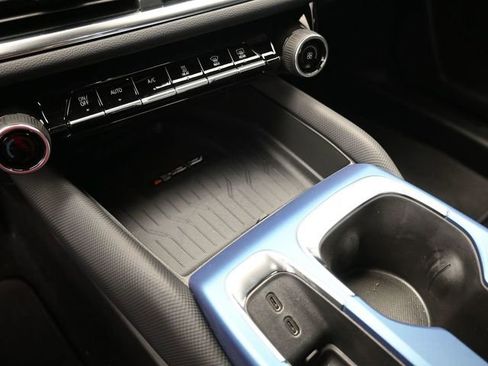 New 2026 Chevrolet Equinox EV LT image 31