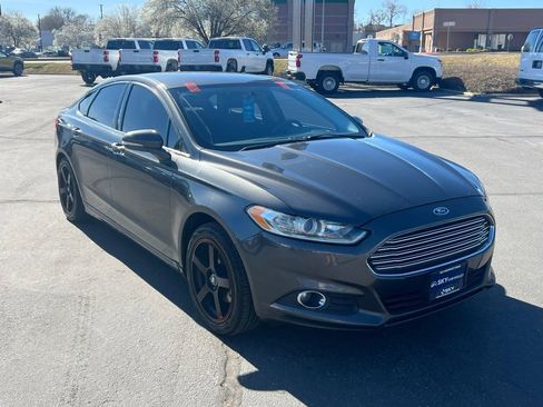 Used 2016 Ford Fusion SE FWD image 5