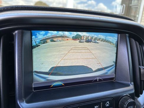 Used 2018 Chevrolet Colorado ZR2 image 17