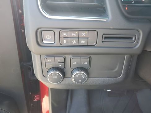 Used 2023 Chevrolet Tahoe Z71 w/ Luxury Package image 33