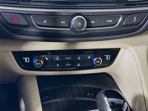 Used 2018 Buick Regal Essence w/ Driver Confidence Package #1 image 10