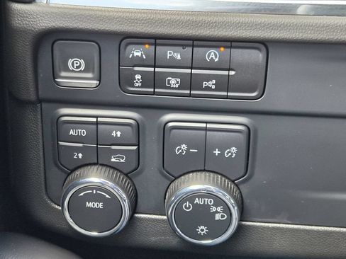 Used 2025 Chevrolet Tahoe LT AWD/4WD image 24