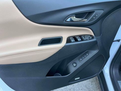 Used 2024 Chevrolet Equinox Premier image 24