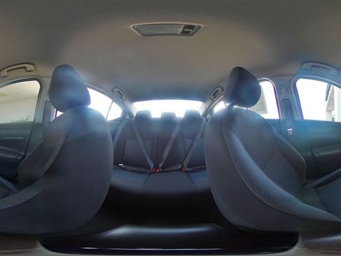 Used 2025 Nissan Versa SV image 43