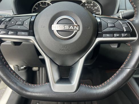 Used 2024 Nissan Altima 2.5 SR FWD image 9