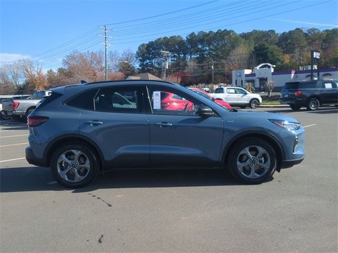 Used 2025 Ford Escape ST-Line w/ Equipment Group 301A image 14