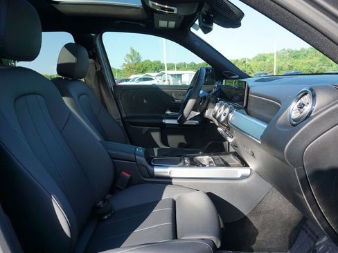 Certified 2025 Mercedes-Benz GLB 250 4MATIC image 49