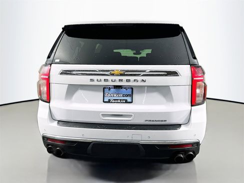 Used 2021 Chevrolet Suburban Premier w/ Premium Package image 6