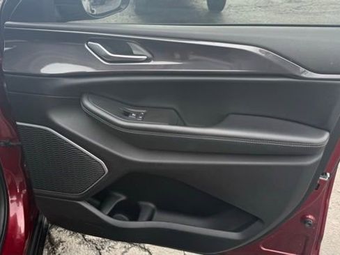 Used 2021 Jeep Grand Cherokee L Altitude image 32