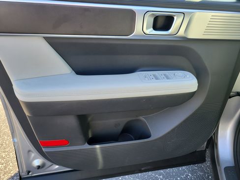 Used 2025 Hyundai Santa Fe SEL image 18