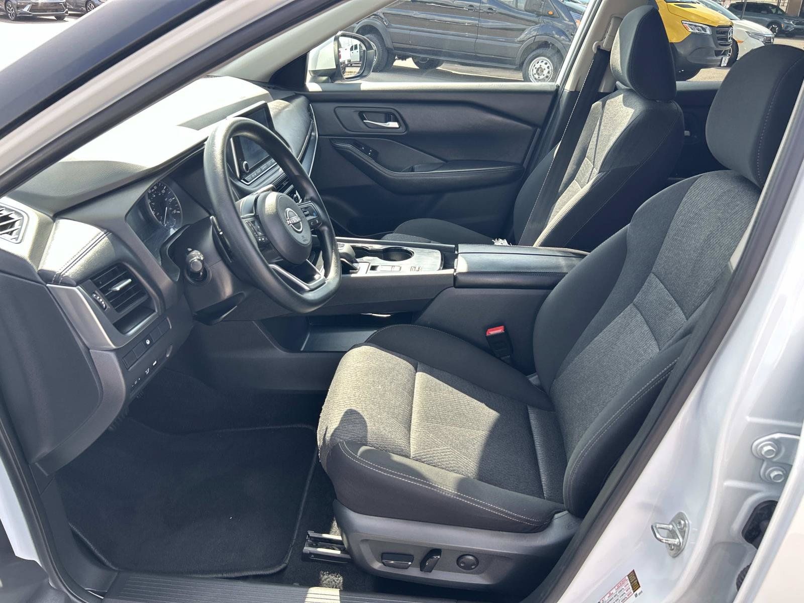 Used 2024 Nissan Rogue SV FWD image 26
