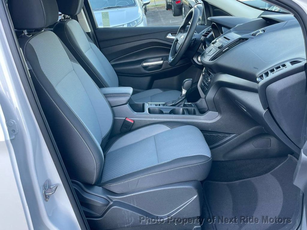 Used 2017 Ford Escape SE FWD image 8