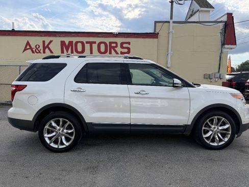 Used 2014 Ford Explorer Limited w/ Equipment Group 302A AWD/4WD image 9