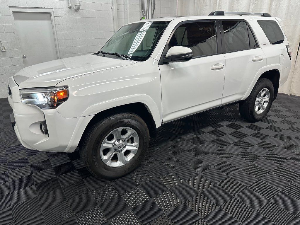 Used 2023 Toyota 4Runner SR5 Premium w/ Moonroof Package AWD/4WD image 5