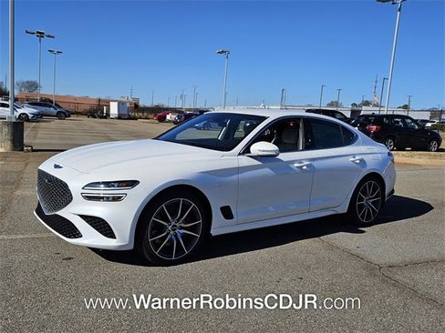 Used 2025 Genesis G70 2.5T image 3