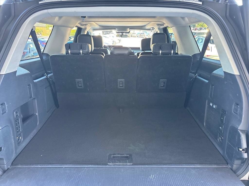 Used 2025 Ford Expedition Max Platinum AWD/4WD image 3