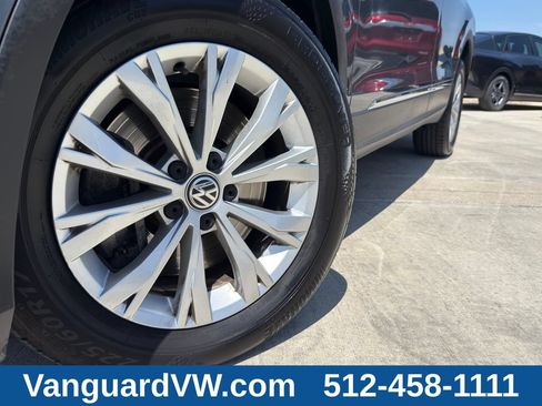 Used 2018 Volkswagen Tiguan SE FWD image 4