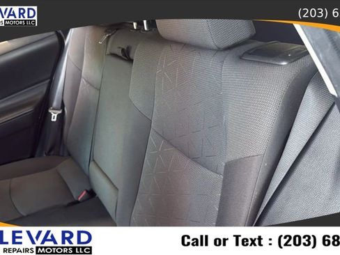 Used 2021 Toyota RAV4 XLE AWD/4WD image 31