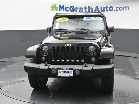 Used 2016 Jeep Wrangler Unlimited Rubicon w/ Max Tow Package AWD/4WD image 6
