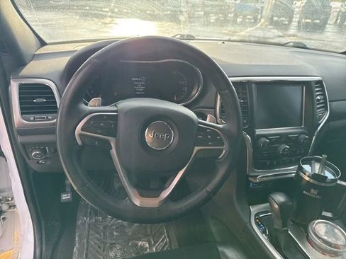 Used 2017 Jeep Grand Cherokee Altitude image 12