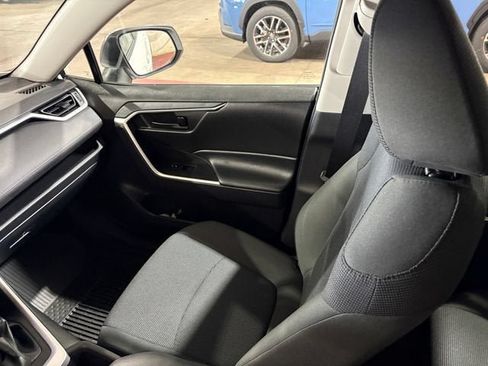 Used 2023 Toyota RAV4 LE AWD/4WD image 15