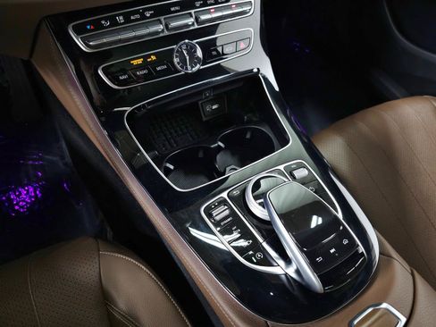 Used 2017 Mercedes-Benz E 300 4MATIC image 30