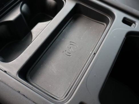 Used 2023 Land Rover Defender 130 X-Dynamic SE image 30