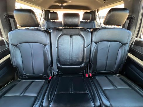Used 2024 Jeep Wagoneer L Series II w/ Flexible Seating Group AWD/4WD image 36