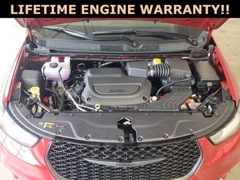 Used 2025 Chrysler Pacifica Select w/ Fav Edition Package FWD image 36