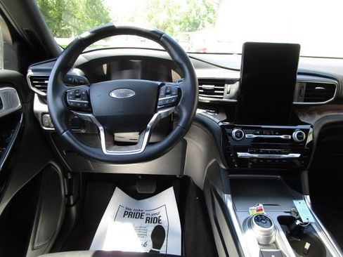 Used 2022 Ford Explorer Platinum w/ Equipment Group 601A AWD/4WD image 14