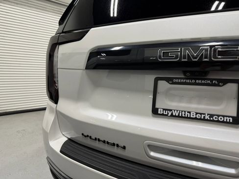 Used 2023 GMC Yukon XL Denali Ultimate image 15