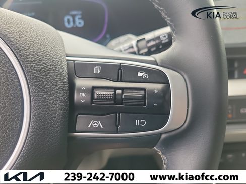 Certified 2025 Kia Sportage EX w/ Premium Package FWD image 30