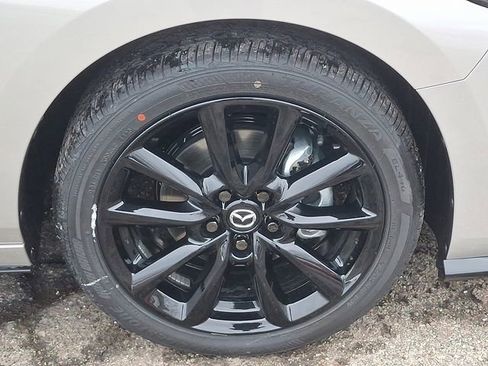 New 2026 MAZDA MAZDA3 Hatchback w/Premium Plus Pkg image 9