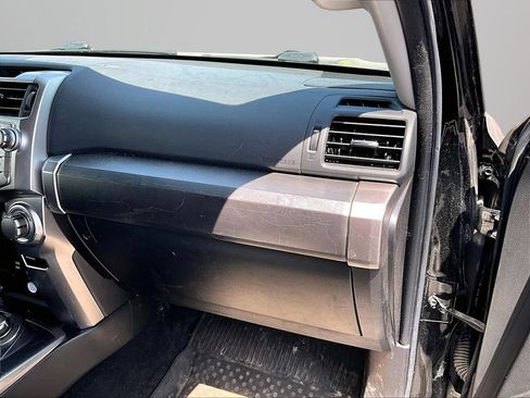Used 2017 Toyota 4Runner SR5 Premium AWD/4WD image 18