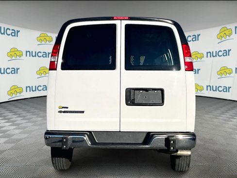 Used 2024 Chevrolet Express 2500 w/ Driver Convenience Package image 5