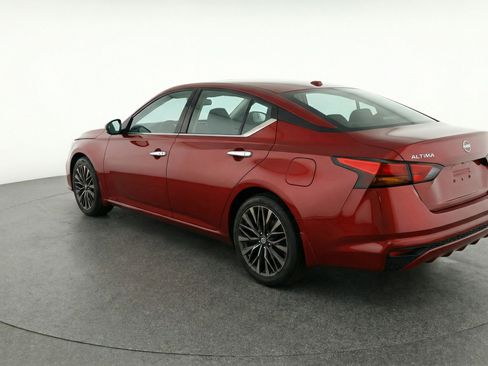 Used 2025 Nissan Altima 2.5 SV image 6