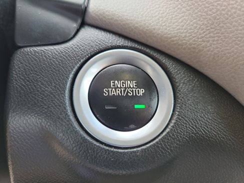 Used 2023 Chevrolet Equinox LS FWD image 32