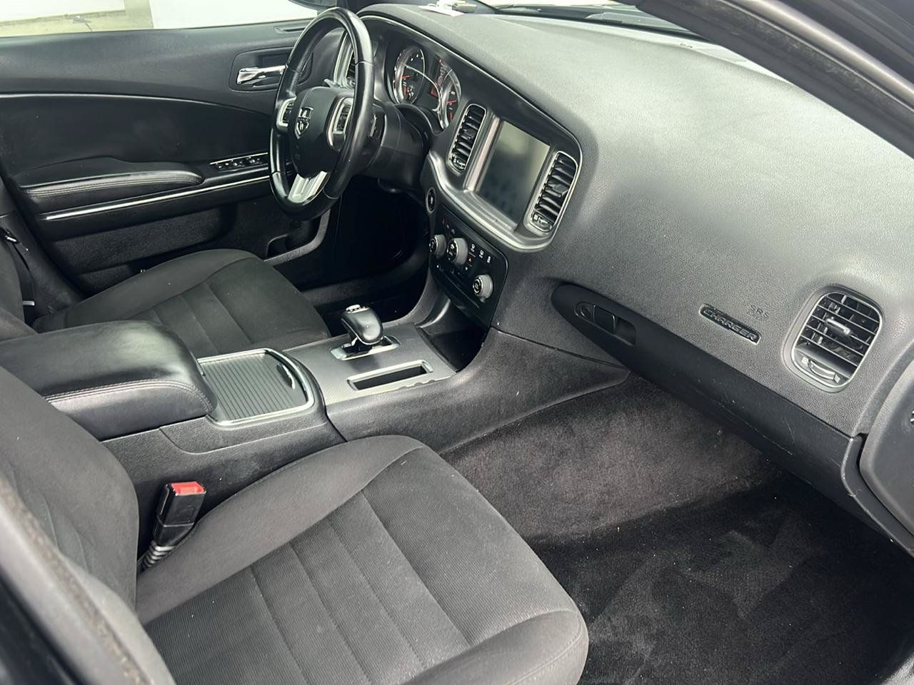 Used 2014 Dodge Charger SXT RWD image 9