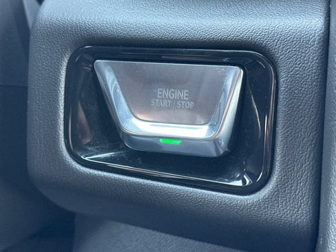 Used 2026 GMC Yukon Denali w/ Sun & Power Step Package AWD/4WD image 30