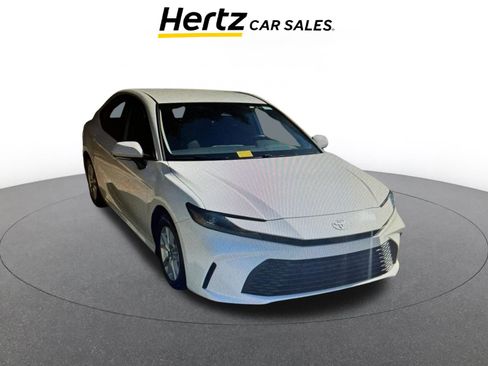 Used 2025 Toyota Camry LE image 1